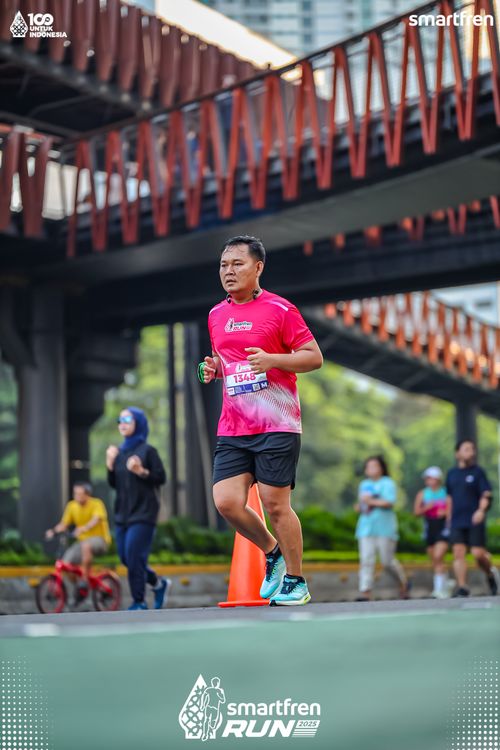 Race photo from Smartfren Run 2025 