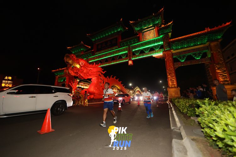 Race photo from PIK NITE RUN 2025