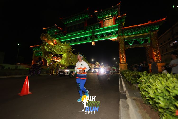 Race photo from PIK NITE RUN 2025