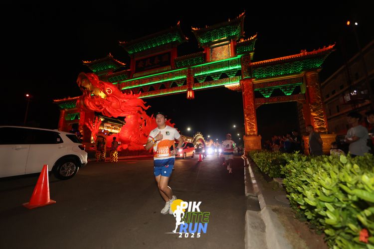 Race photo from PIK NITE RUN 2025