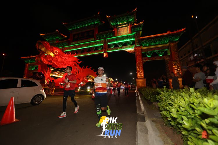 Race photo from PIK NITE RUN 2025