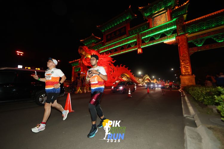 Race photo from PIK NITE RUN 2025