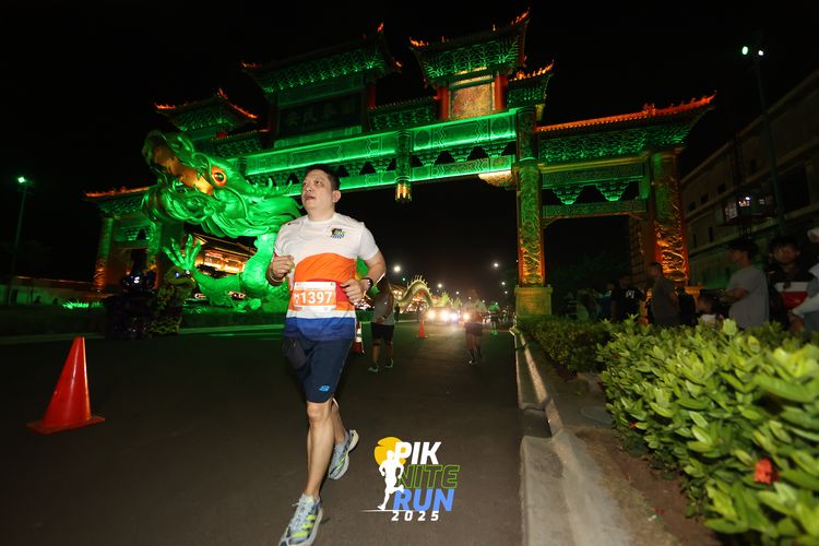 Race photo from PIK NITE RUN 2025