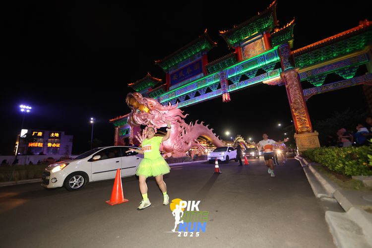 Race photo from PIK NITE RUN 2025