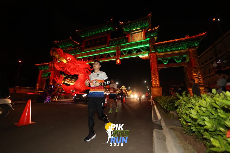Race photo from PIK NITE RUN 2025