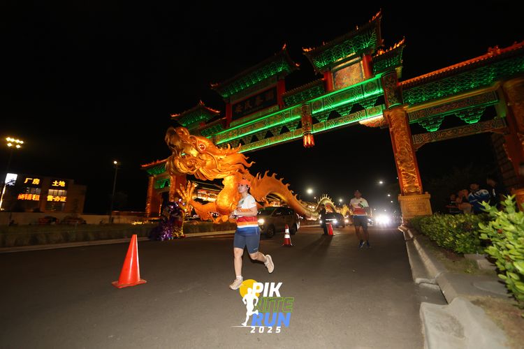 Race photo from PIK NITE RUN 2025