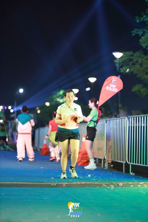 Race photo from PIK NITE RUN 2025