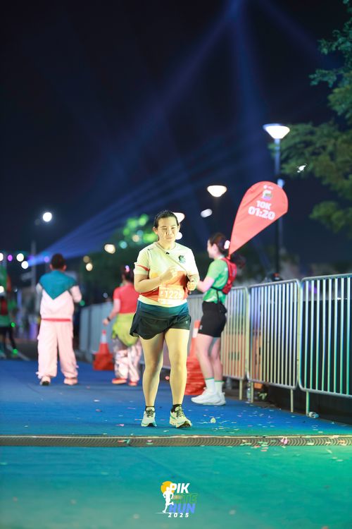 Race photo from PIK NITE RUN 2025