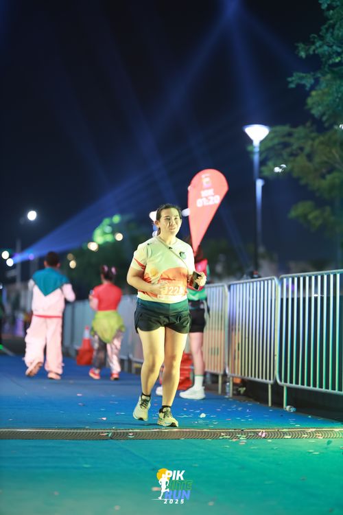 Race photo from PIK NITE RUN 2025