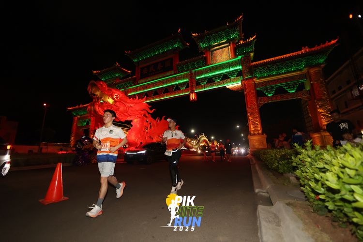 Race photo from PIK NITE RUN 2025