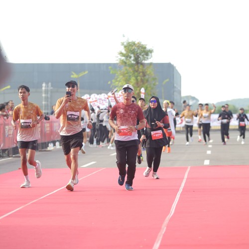 Race photo from KEDIRI HALF MARATHON 2026