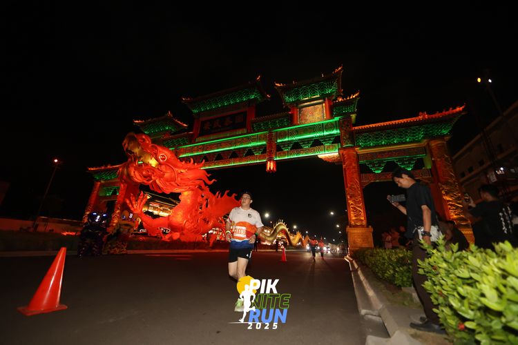Race photo from PIK NITE RUN 2025