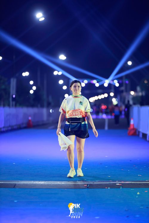 Race photo from PIK NITE RUN 2025