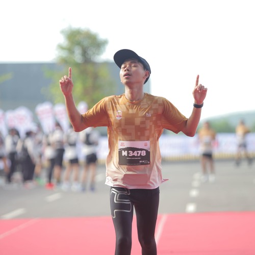 Race photo from KEDIRI HALF MARATHON 2026