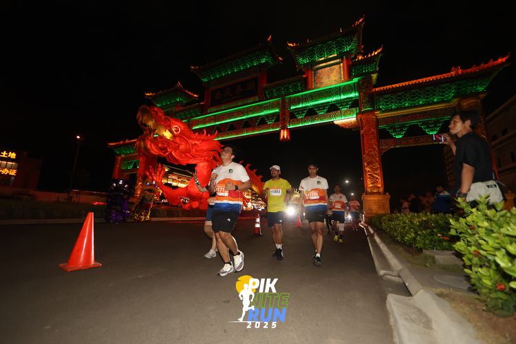 Race photo from PIK NITE RUN 2025