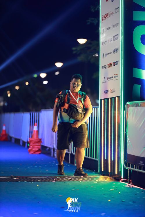 Race photo from PIK NITE RUN 2025