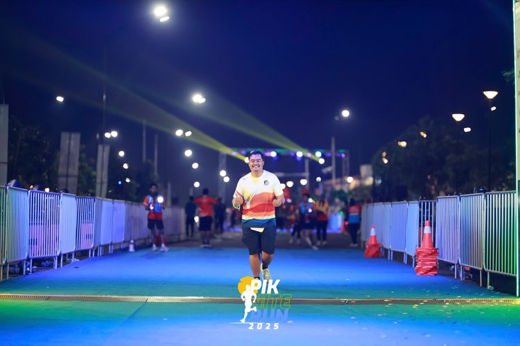 Race photo from PIK NITE RUN 2025