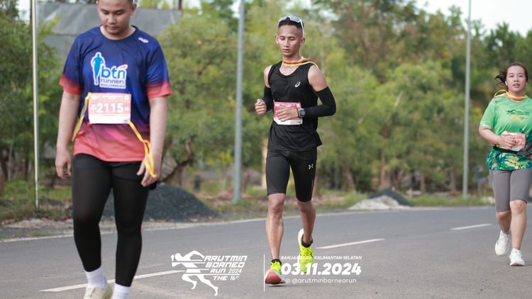 Race photo from Arutmin Borneo Run 2024