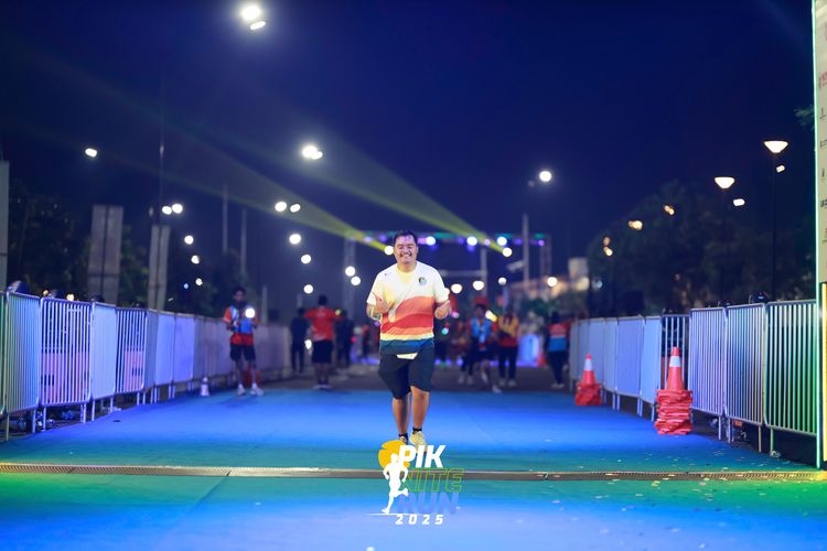 Race photo from PIK NITE RUN 2025