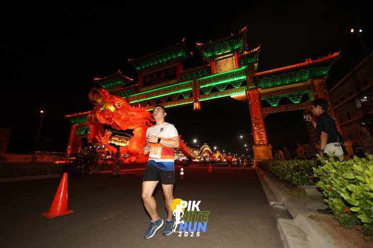 Race photo from PIK NITE RUN 2025