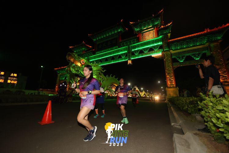 Race photo from PIK NITE RUN 2025
