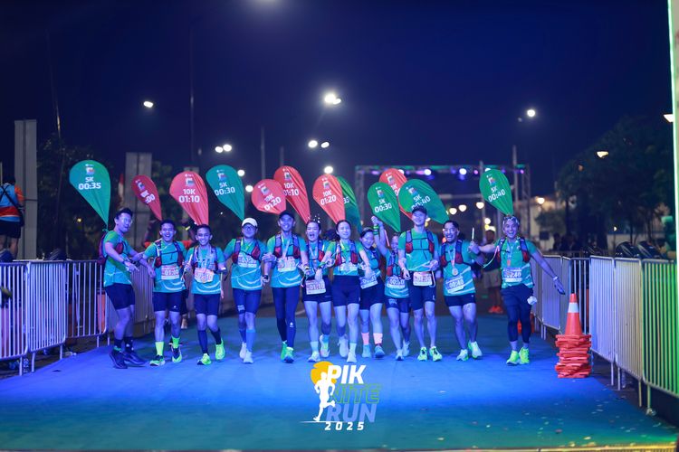 Race photo from PIK NITE RUN 2025