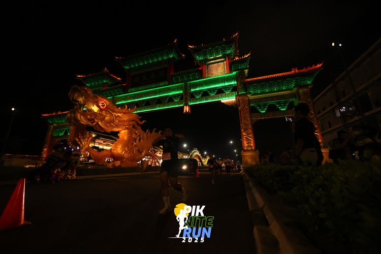 Race photo from PIK NITE RUN 2025