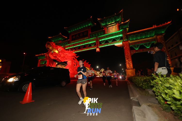 Race photo from PIK NITE RUN 2025