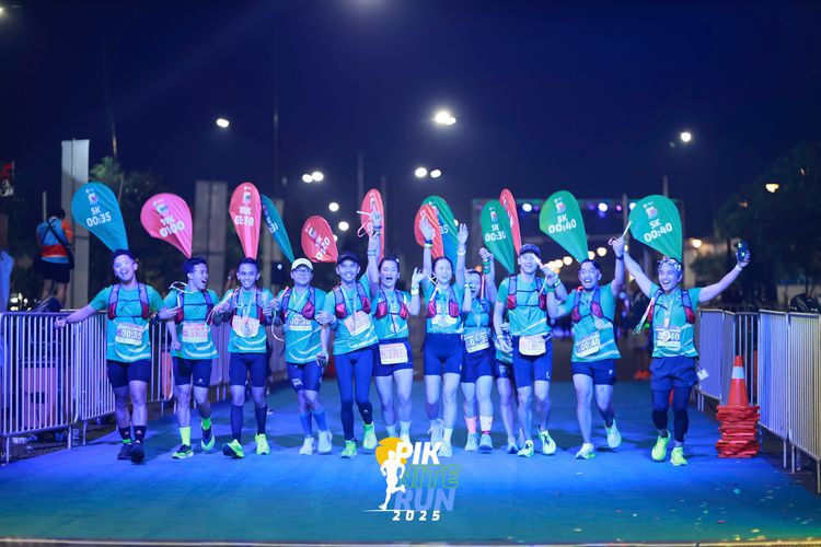 Race photo from PIK NITE RUN 2025