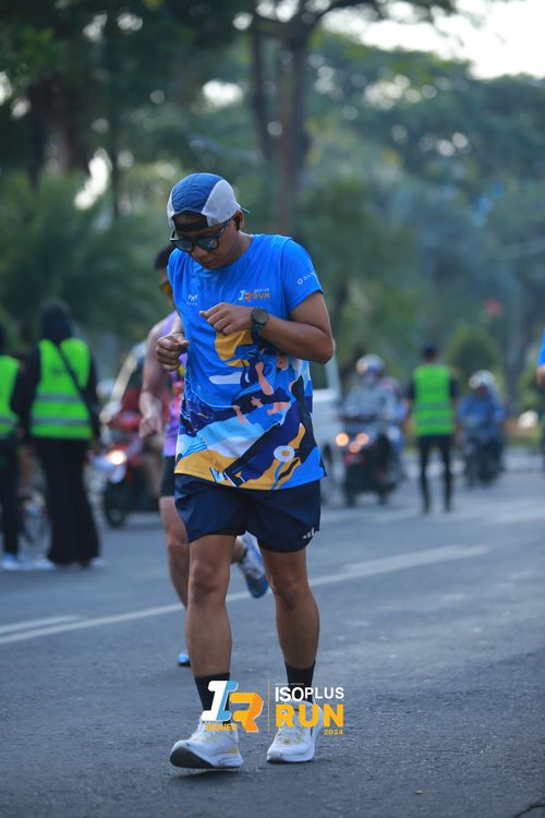 Race photo from Isoplus Run 2024 Surabaya