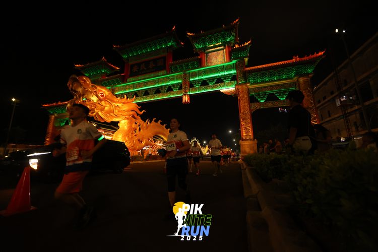 Race photo from PIK NITE RUN 2025