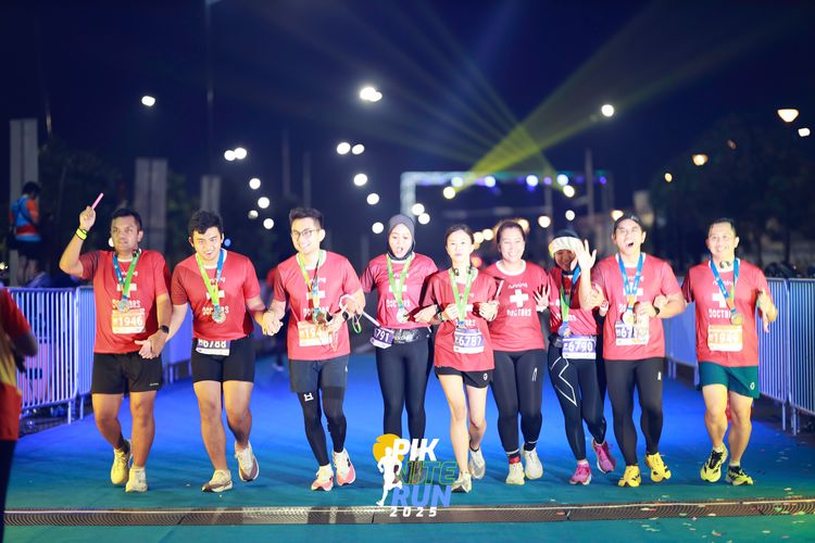 Race photo from PIK NITE RUN 2025