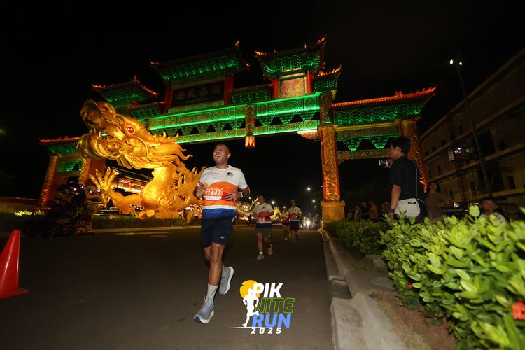 Race photo from PIK NITE RUN 2025
