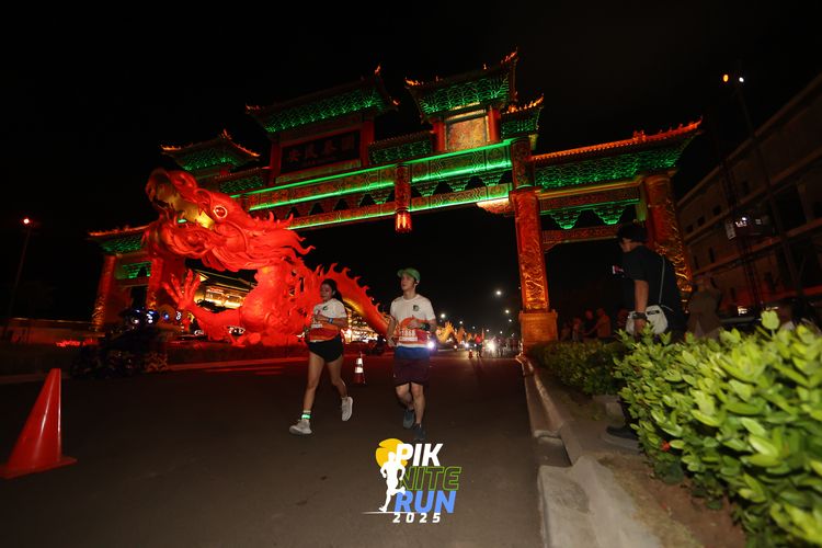 Race photo from PIK NITE RUN 2025