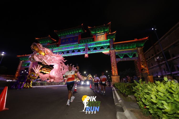 Race photo from PIK NITE RUN 2025