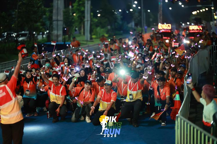 Race photo from PIK NITE RUN 2025