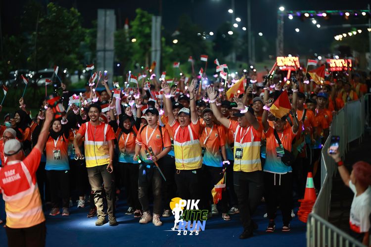 Race photo from PIK NITE RUN 2025