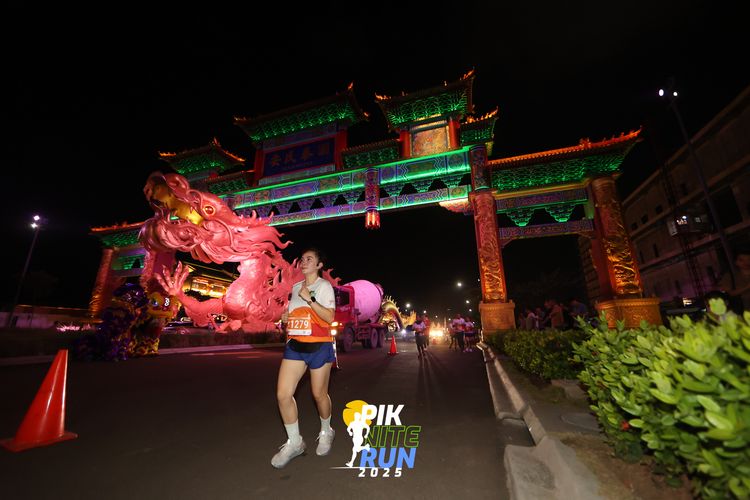 Race photo from PIK NITE RUN 2025