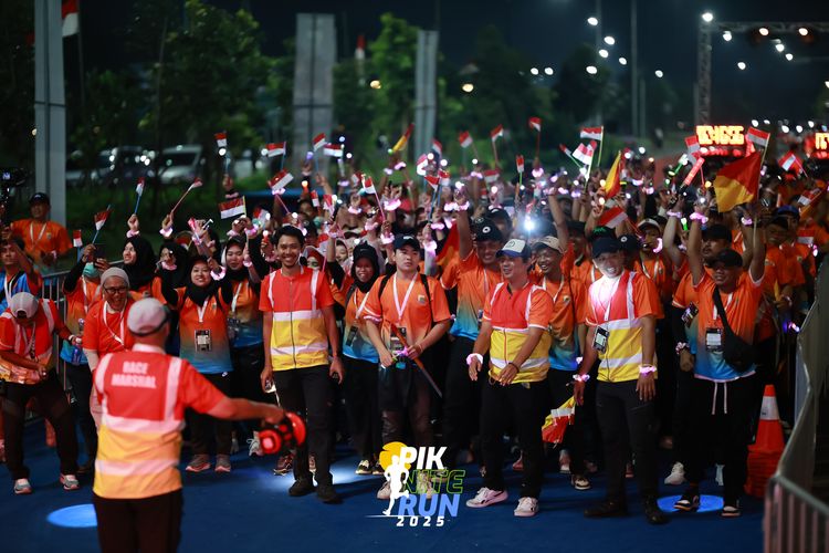 Race photo from PIK NITE RUN 2025