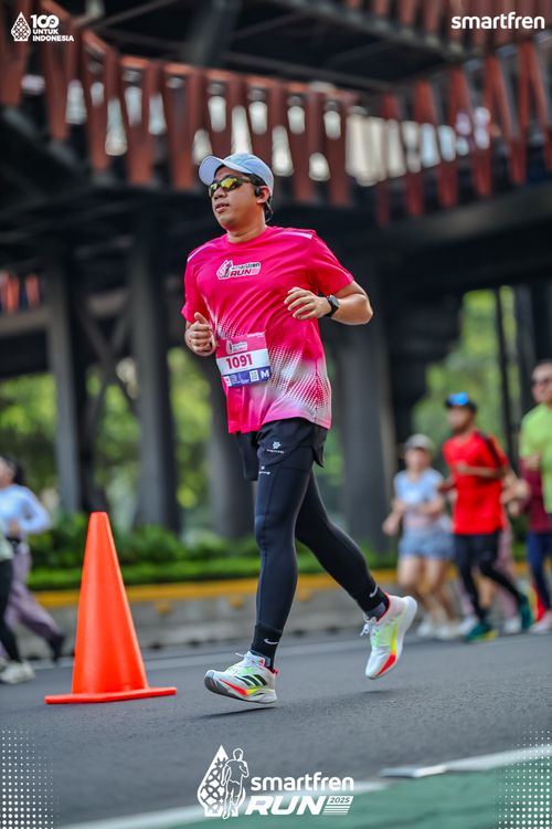 Race photo from Smartfren Run 2025 