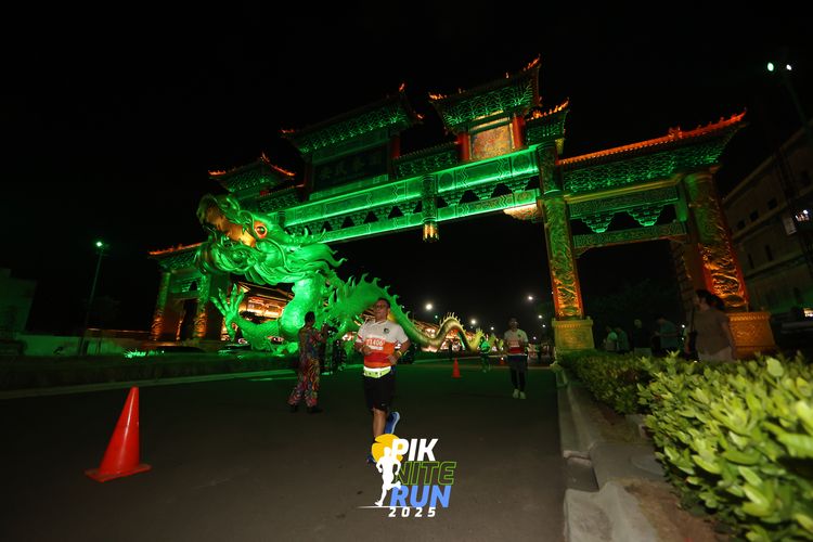 Race photo from PIK NITE RUN 2025