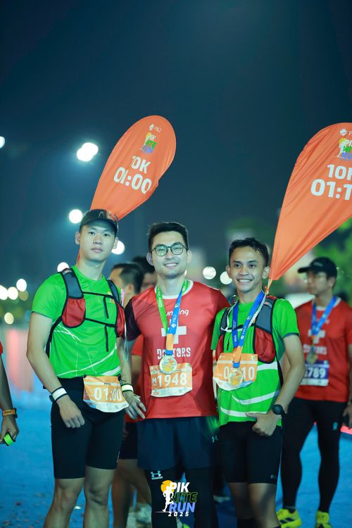 Race photo from PIK NITE RUN 2025