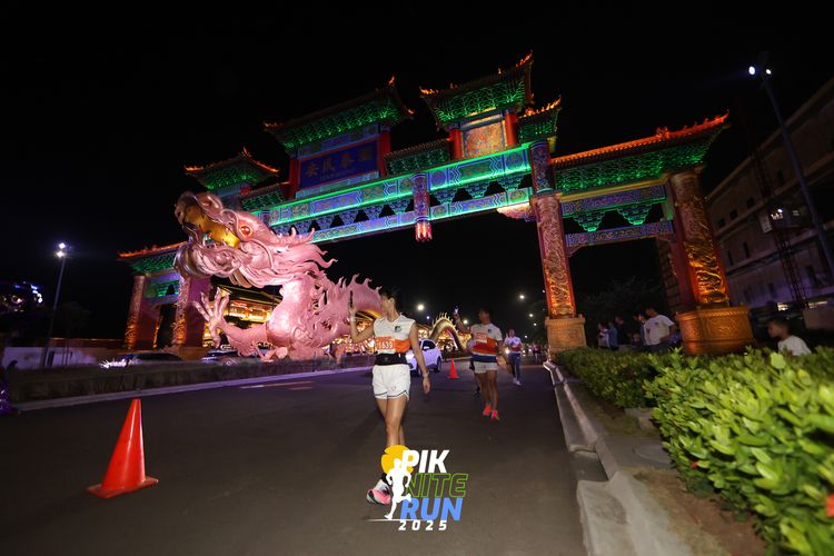 Race photo from PIK NITE RUN 2025