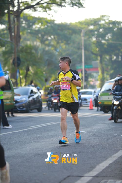 Race photo from Isoplus Run 2024 Surabaya