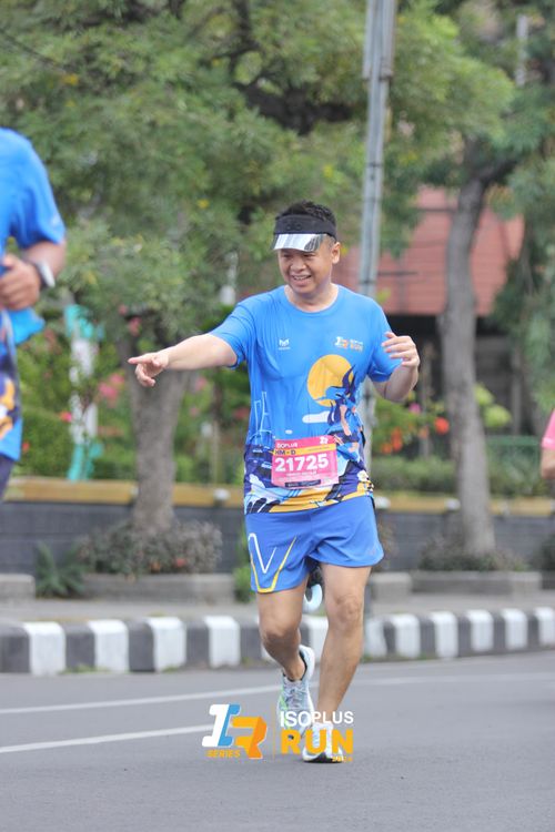 Race photo from Isoplus Run 2024 Surabaya