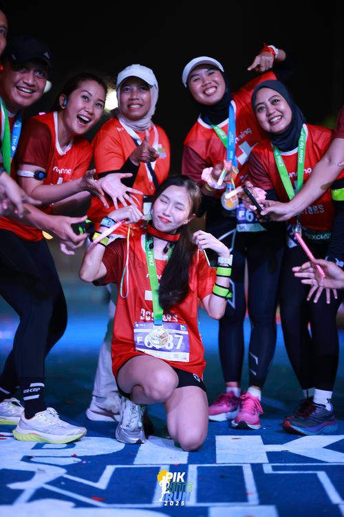 Race photo from PIK NITE RUN 2025