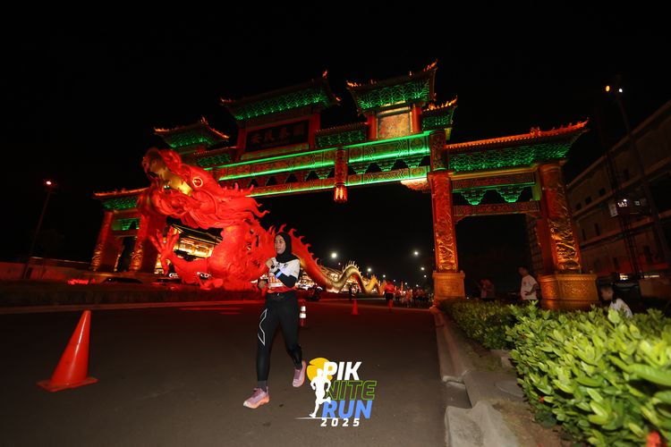 Race photo from PIK NITE RUN 2025