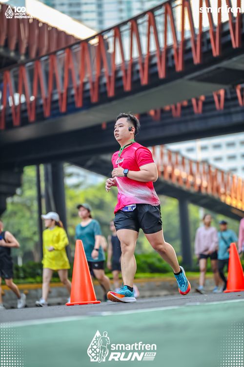 Race photo from Smartfren Run 2025 