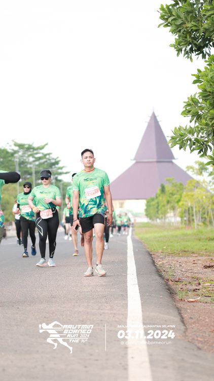 Race photo from Arutmin Borneo Run 2024