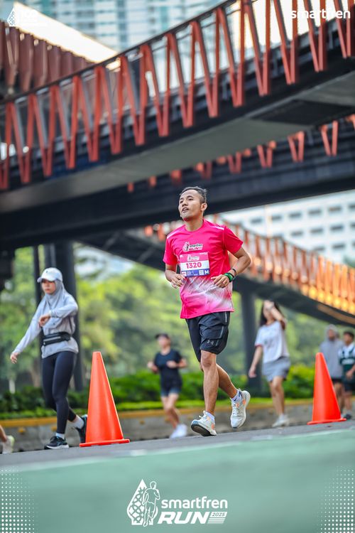 Race photo from Smartfren Run 2025 